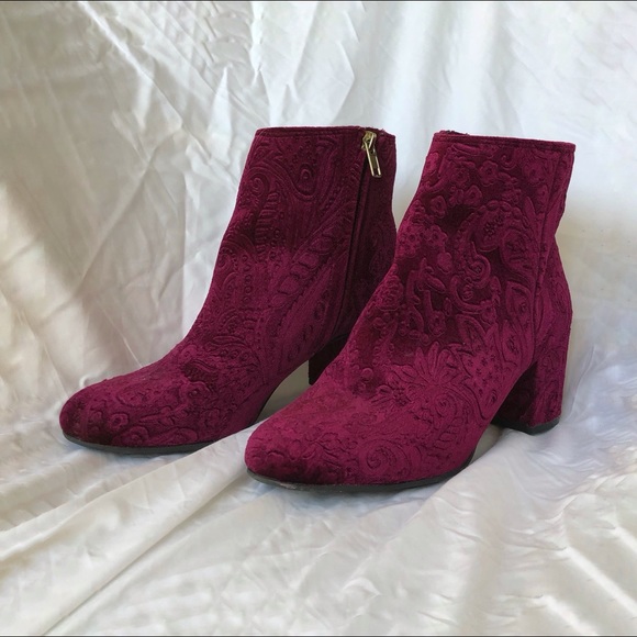 SOLD Ziggysoho Velvet Pink Booties Size 8 - Picture 1 of 5
